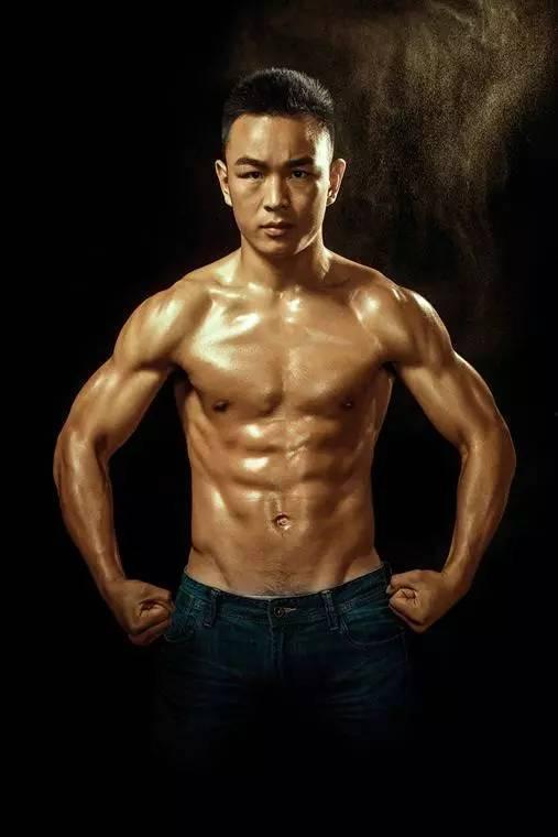 武林风最新爆料,神秘高手即将亮相，巅峰对决一触即发！